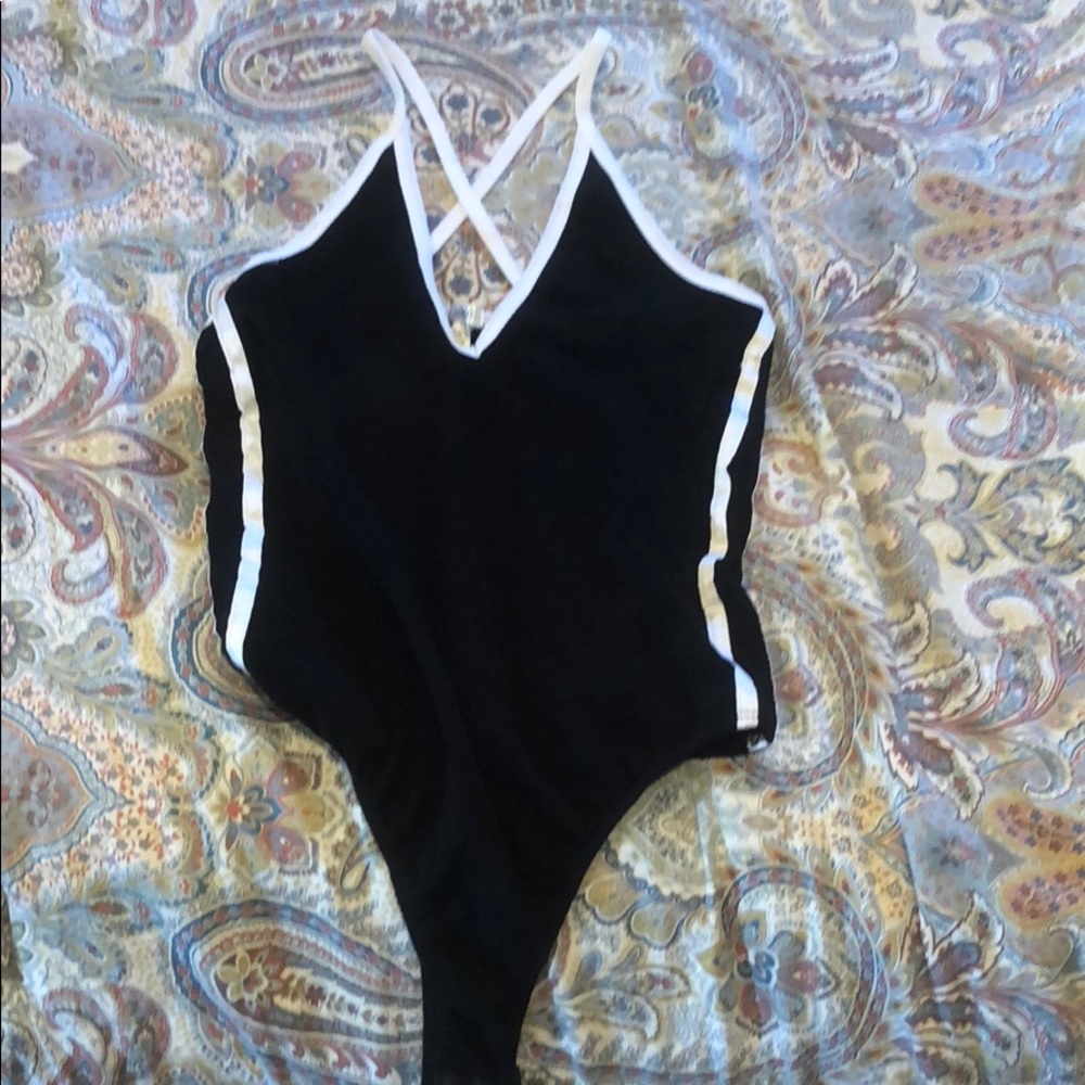 Low cut body suit
